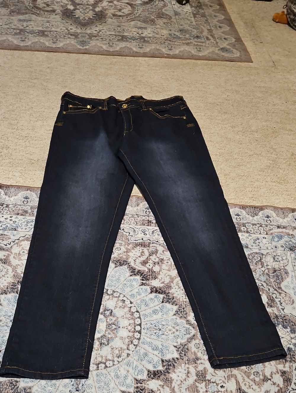 Vintage Dark Navy Straight-Leg Women's Jeans with Contrast Stitching